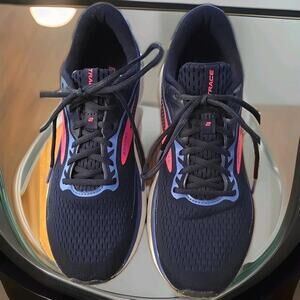 Brooks Women’s Trace 2 Neutral Running Shoe Peacoat/Blue/Pink sz 10